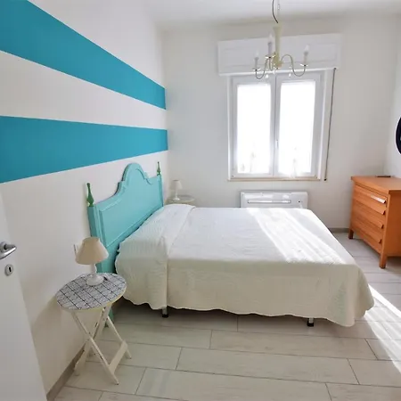 Colombo Apartment, Fronte Spiaggia San Vincenzo Buitenkant foto