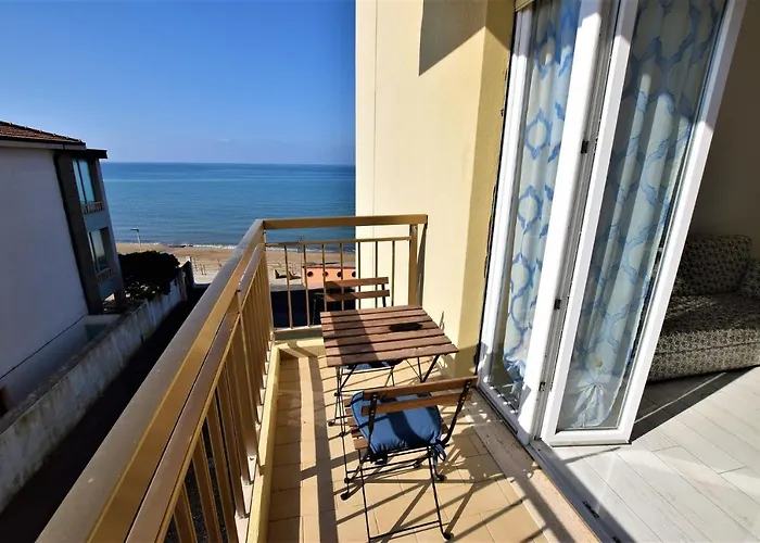 Colombo Apartment, Fronte Spiaggia